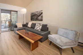 1 bed remodeled, private deck - Image 3