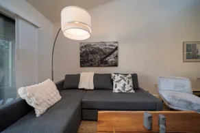 1 bed remodeled, private deck - Image 2