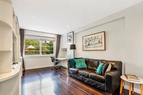 Henrietta's Gem - Close to cafes, shops and more - Image 4