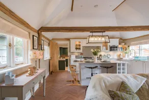 Cart Lodge by Bloom Stays - Image 2