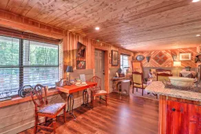 Quiet, Historic Manor: Located in Ghost Town! - Image 5