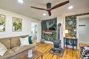 Stoney Creek Cottage: Waterfront Hot Tub, Fire Pit - Image 2