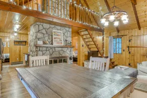 Charming, riverfront cabin with fireplace - dog-fr - Image 5