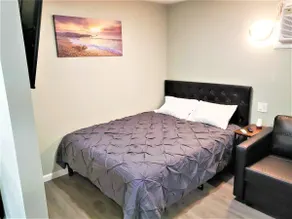 # 1, studio apartment, private kitchen / bathroom - Image 4