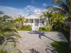 Seagate House -Waterfront w Dock - Image 2