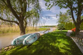 Nature Oasis: Waterfront, Pet-Friendly, Kayaks - Image 3