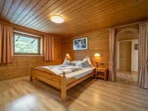 Stay near the ski resort - Image 4