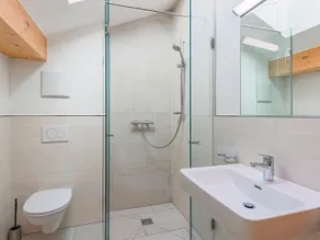 Vacation rental with balcony in front of the - Image 3
