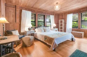 Five Bed, Five Bath Tropical Paradise With A/C, Hot Tub, & Beach Walk - Image 5