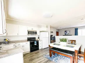 3 BR Near Tennis Center~Golf~Berry~Shorter - Image 2