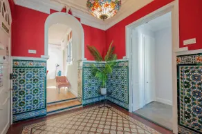 Luxury 4-Bedroom Apt | Patio & Rooftop Terrace - Image 3