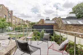 Georgian Townhouse with Sun Terrace & Garden - Image 3