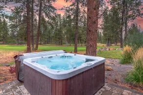 Private Hot Tub ~ Luxury Home ~ Close to Bachelor~ Golf ~ Dog Friendly - Image 2
