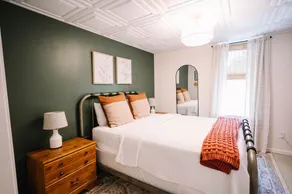 Large 4 BR, Game Room, *Midweek stay discounts* - Image 3