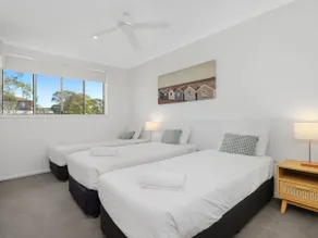 Martys Little Beach No 1 Two Story Apartment - Image 5