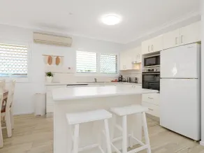 Martys Little Beach No 1 Two Story Apartment - Image 2