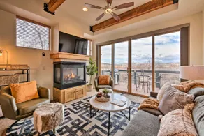 Walkable Park Mountain Getaway: Hot Tub & Views! - Image 2
