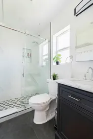 Fresh & Intimate 1BR + King bed Perfect for Couple - Image 5
