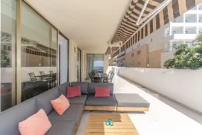 Appartement entièrement équipé avec piscine, terrasse et internet haut débit | Vue mer | Plage à proximité | Adapté au travail à distance - Image 5