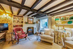 Characterful holiday cottage in the heart of Bourton-on-the-Water - Pear Tree Cottage, Bourton - Image 4