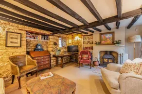 Characterful holiday cottage in the heart of Bourton-on-the-Water - Pear Tree Cottage, Bourton - Image 2