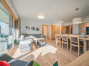 Luxury apartment with sauna and panoramic views - Image 3