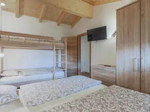 Group home of 3 apartments near the ski lift - Image 3