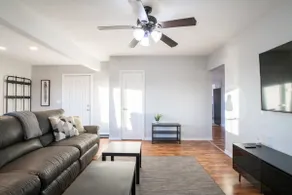 ABODE ON ATLANTIC - Spacious 2BD in the Heights - Image 3