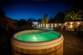 Eastwood Observatory: 12 bedrooms, swimming pool and tennis court - Image 2