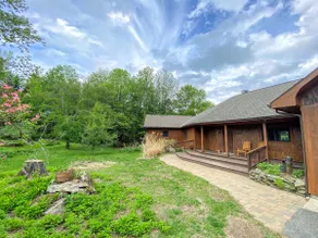 Amazing lakefront home in the White Mountains with game room theater - Image 3