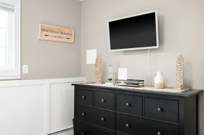 Park Point Beach Suite just steps to Canal Park! - Image 4