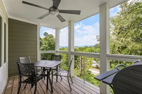 Hamilton Villa | Walk to Downtown! 3 BED 3 BATH - Image 3