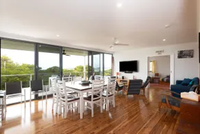 Jenkins Beach House Galwad y mor Call of the Sea - Image 2