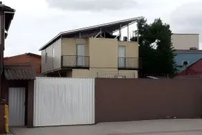 Suite with air conditioning and kitchen - Image 3