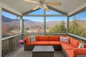Bears Lair-Views, hot tub Resort Access sleeps 10 - Image 3