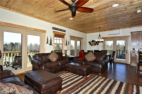 Lazy Bear Lodge - Image 4