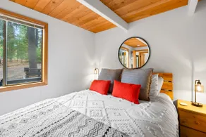 Miradero A-Frame Cabin at Black Butte Ranch - Image 4