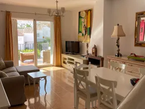 Townhouse with Sea View - Image 4