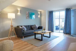 Stylish 1 bed property with shared pool/hot tub nr Falmouth/Helford River - Image 3