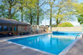 Stylish 1 bed property with shared pool/hot tub nr Falmouth/Helford River - Image 2