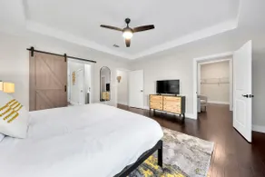 Family Friendly New Luxury Home Centrally located - Image 2