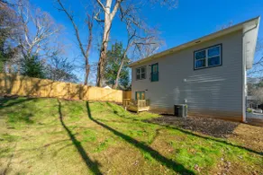 Family Friendly New Luxury Home Centrally located - Image 5