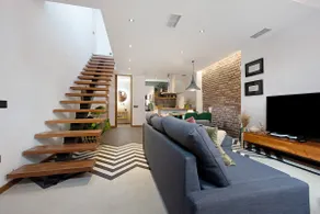 Emblematic Ravina House - Image 4