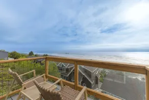 Unterhaltungs-Terrasse mit Panoramablick auf den Ozean | Blue Horizon von AvantStay - Image 2