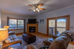 Lazy Bear Inn - Image 5