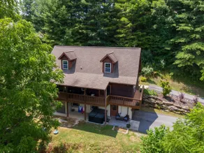 Lazy Bear Inn - Image 4