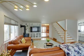 Spacious Lakefront House w/ Backyard Fire Pit - Image 2