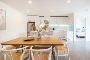 Beachfront Apartment with lots of Wow - Image 3