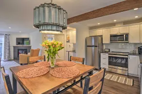 Updated Port Orchard Home, Walk to Waterfront - Image 2