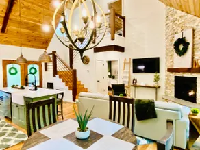 Mystic Pines: Secluded, Hot Tub, Pets - Image 3